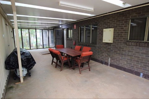 3 Bedroom Holiday House - Accommodation 4U 8
